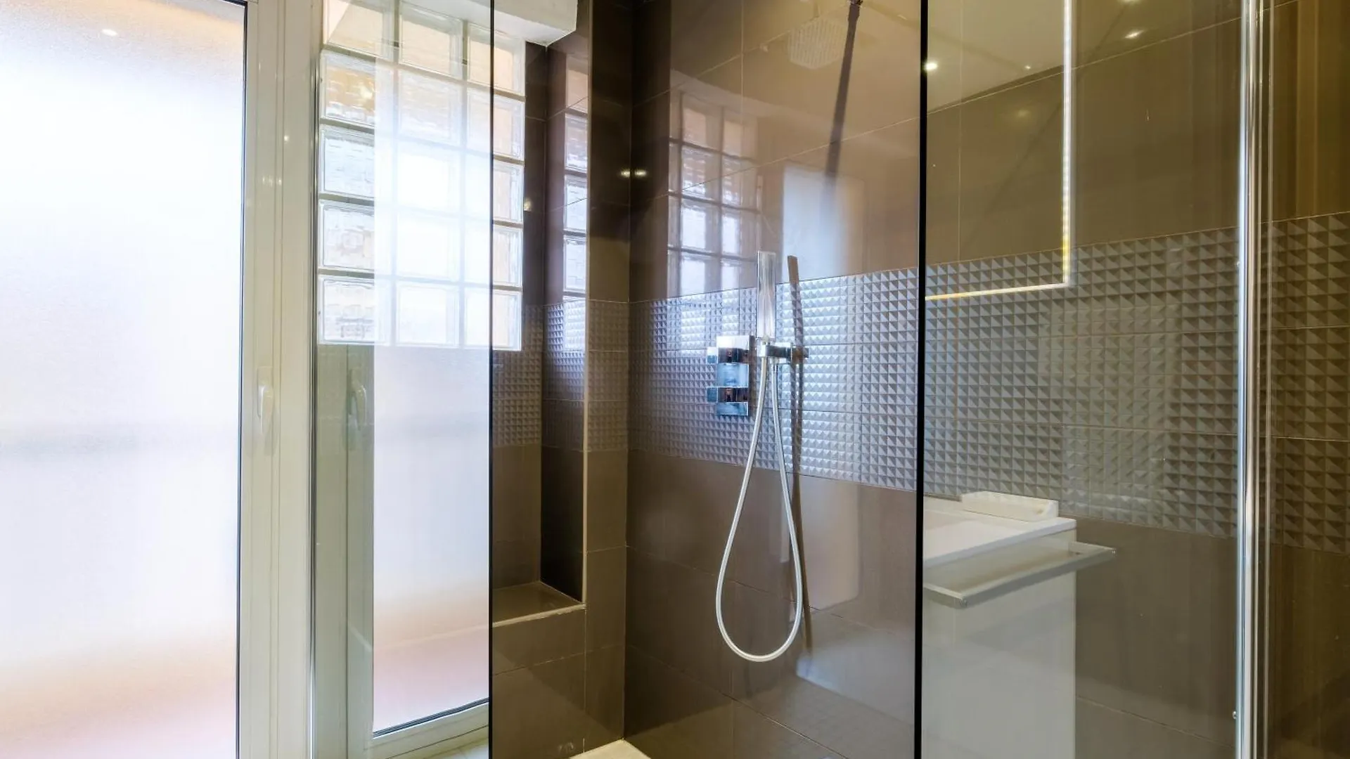 Meuble De Tourisme 3P Avec Clim Apartment Antibes